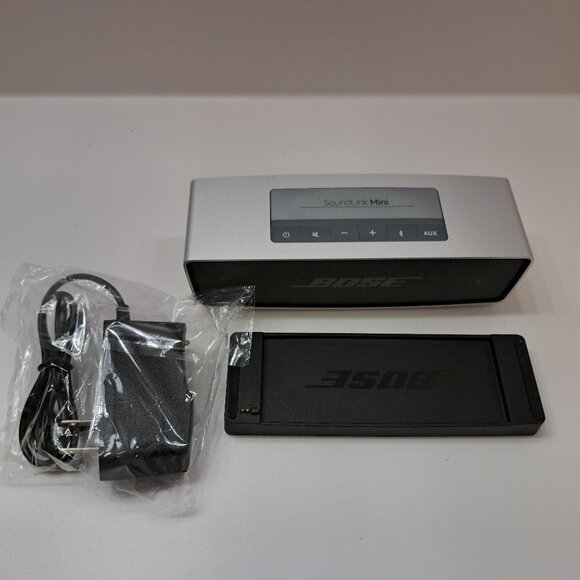 Bose SoundLink Mini Bluetooth Wireless Mobile Portable Speaker Silver Charger 4
